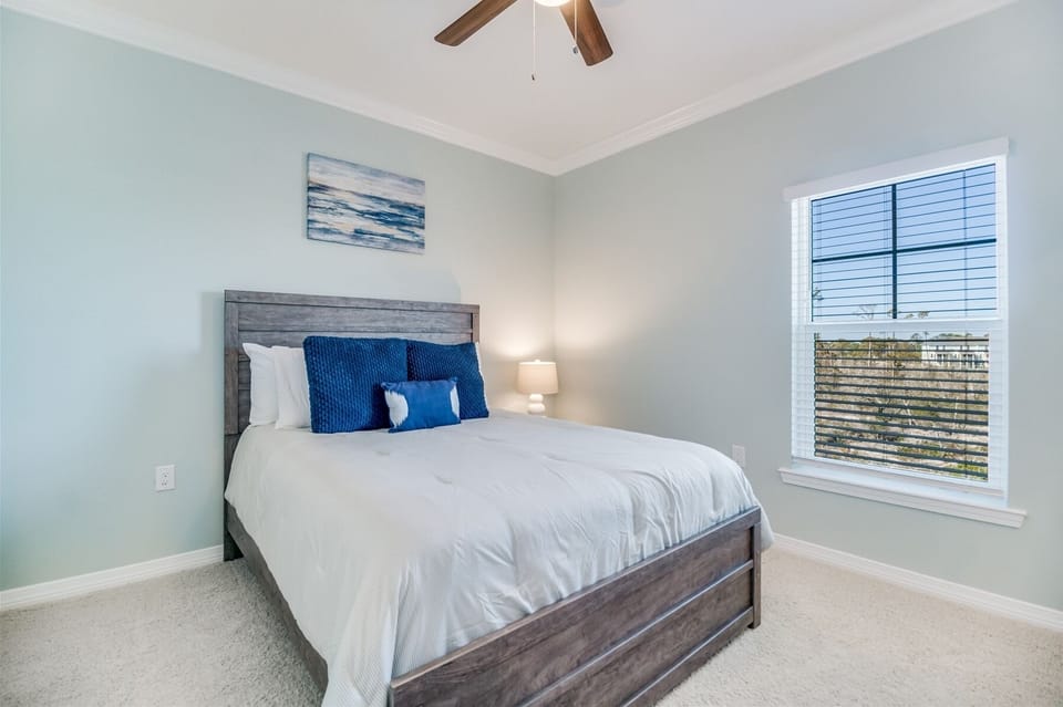 Lost Key Anchors Away Guest Bedroom #2 Queen Bed