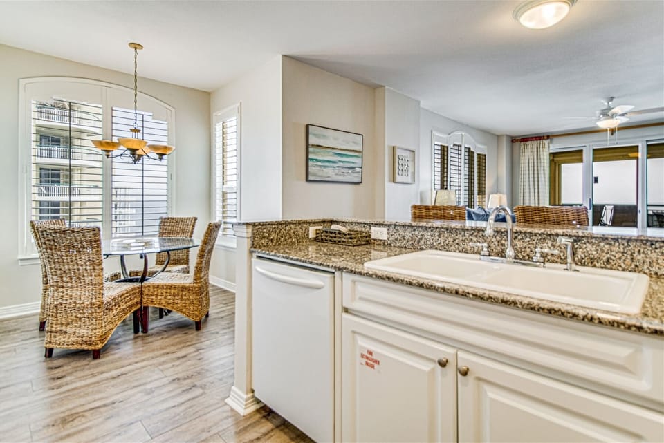 Beach Colony Tower 15A Kitchen And Dining Area