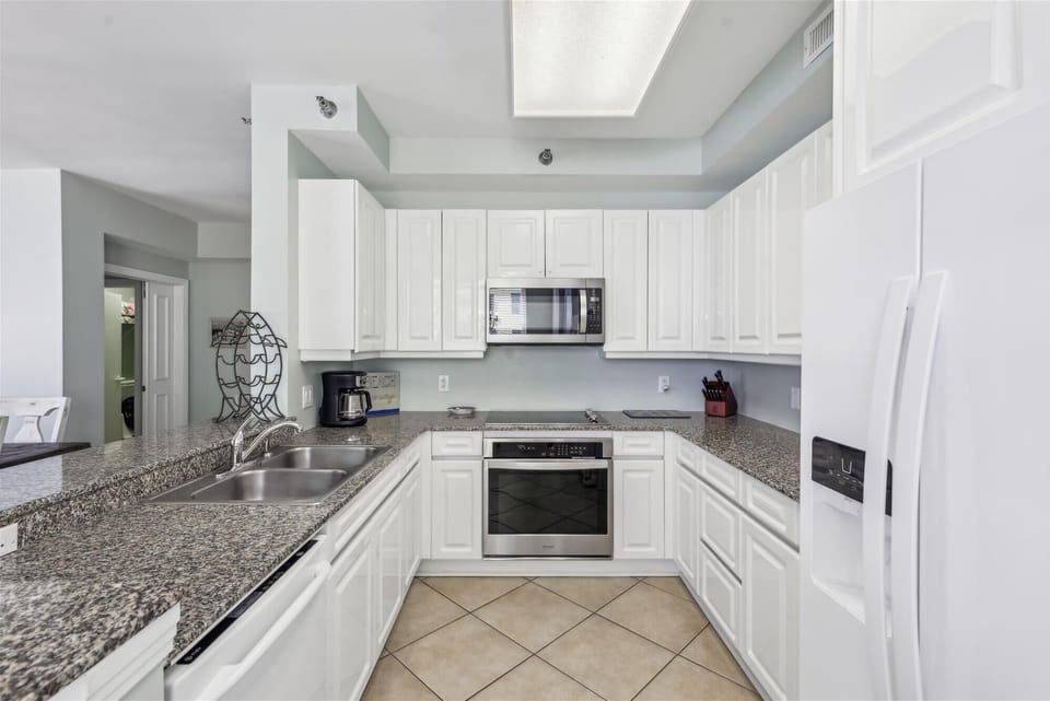 beachcolonywest6akitchen18a0934