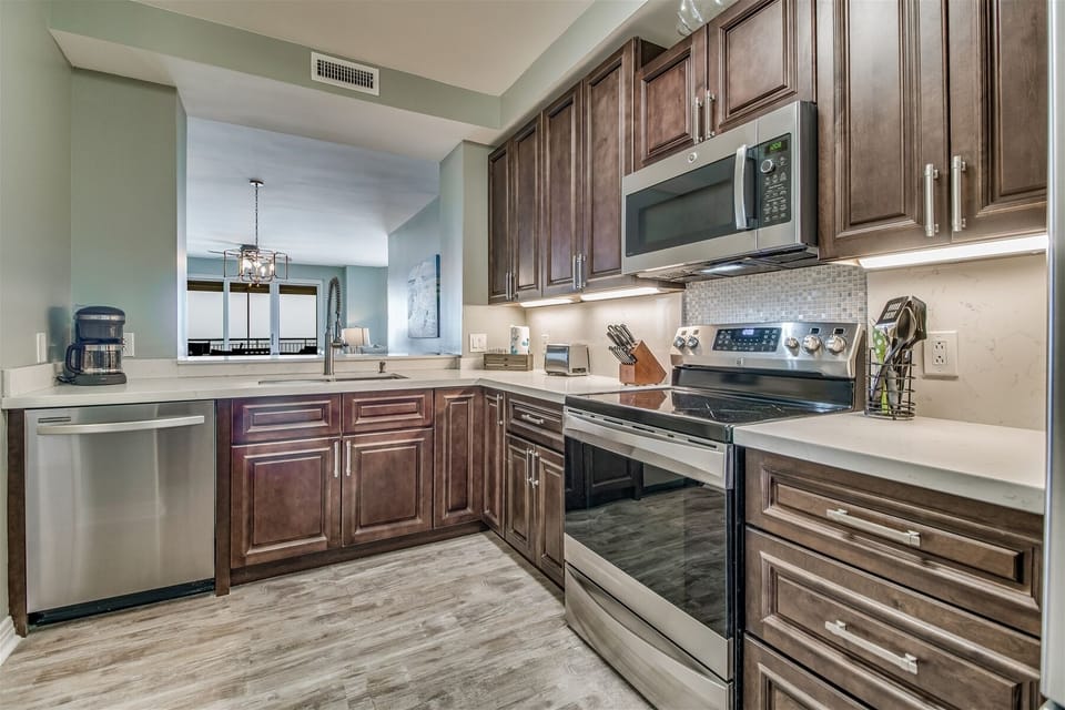 Beach Colony West PH1C Kitchen