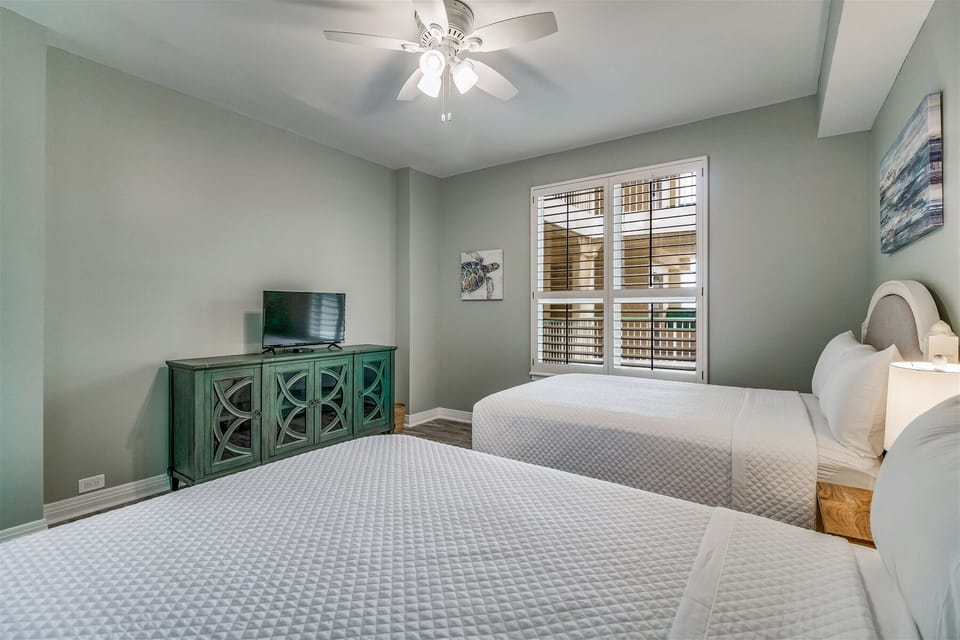 Beach Colony West PH1C Guest Bedroom #1 with Attached Bathroom