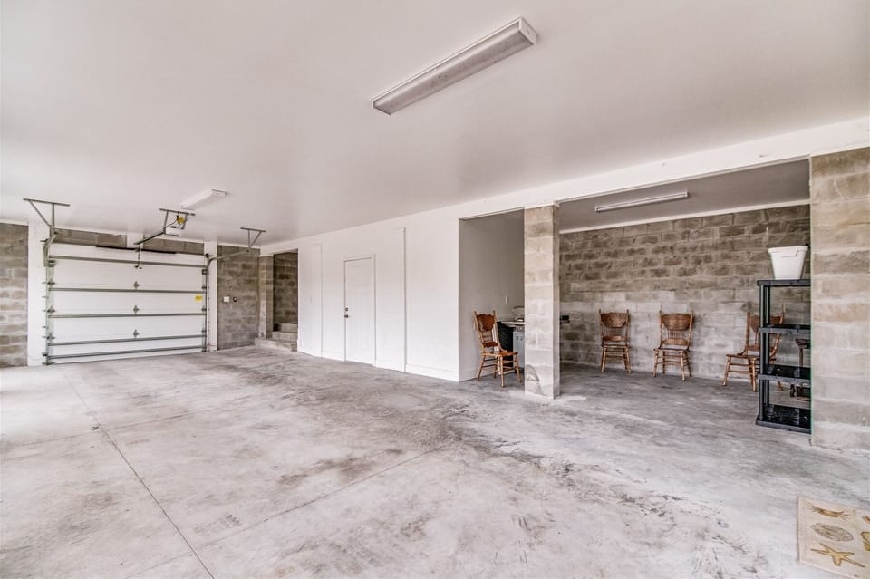 Lost Key Golf Coast Villa Garage