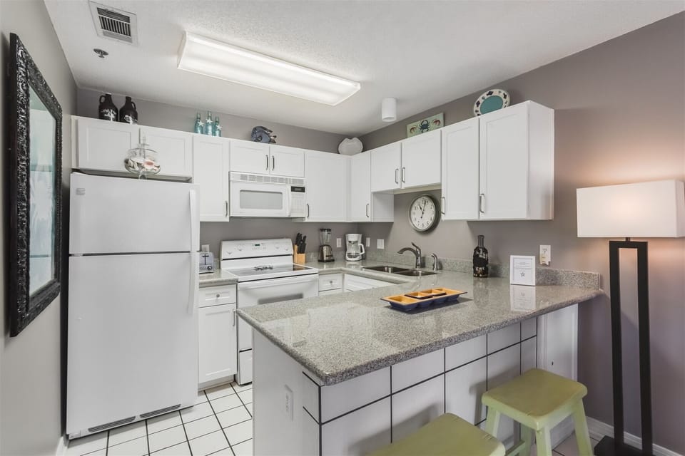 Grand Caribbean 417W Kitchen Bar Seating for 2