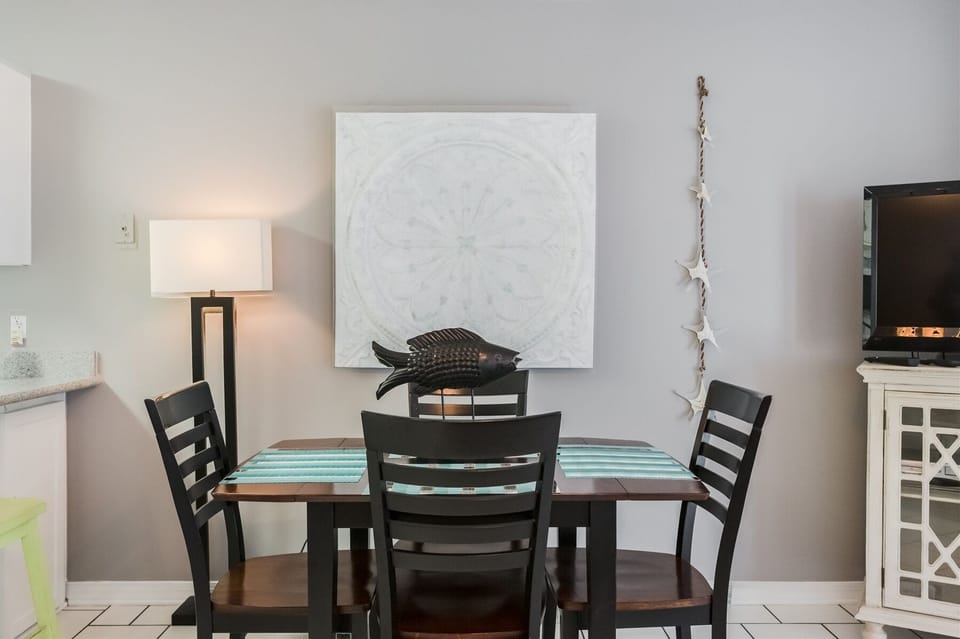 Grand Caribbean 417W Dining Room
