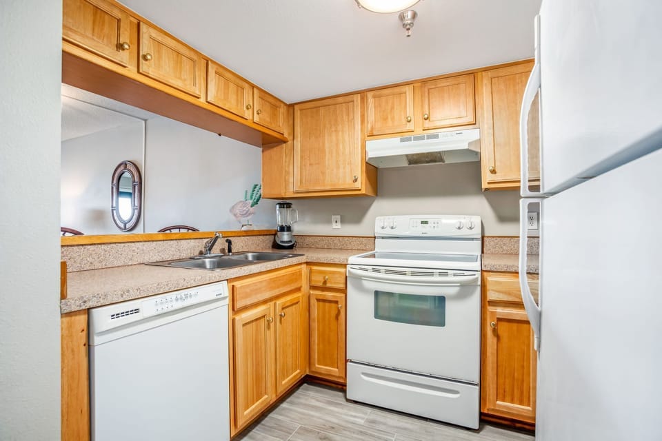 Ocean Breeze West 304 Kitchen