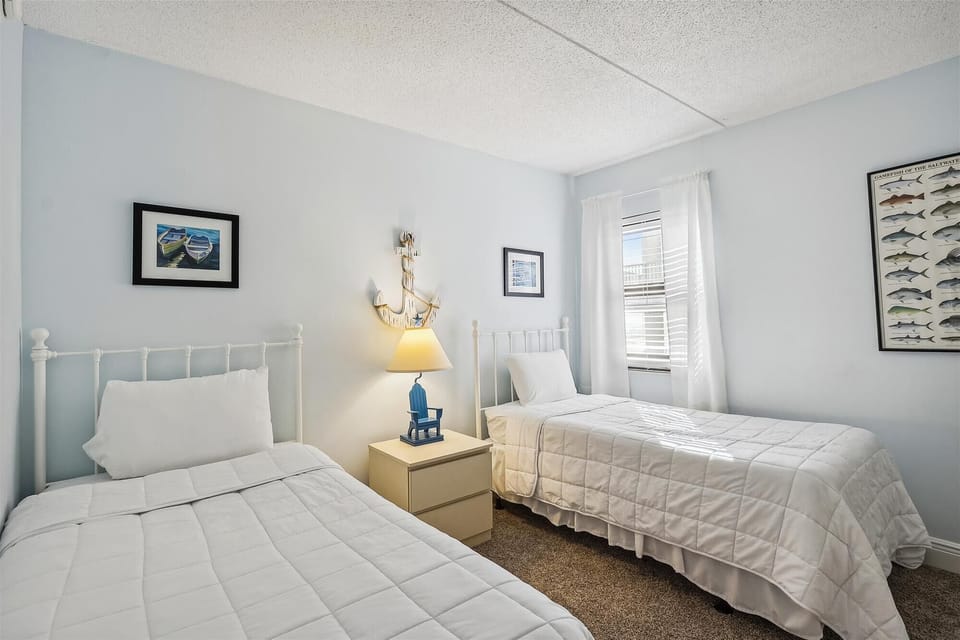 Ocean Breeze West 406 Guest Bedroom #3 Twin Beds