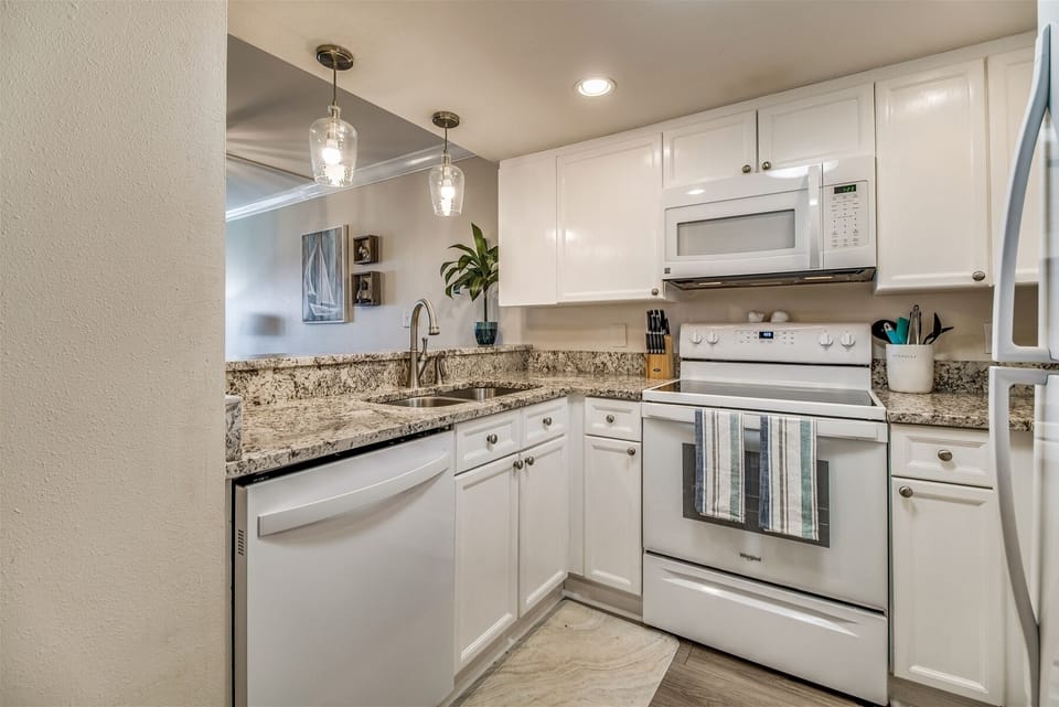 Ocean Breeze West 604 Kitchen