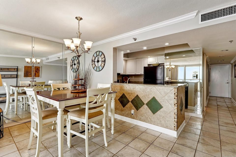 Perdido Sun 714 Dining Room and Kitchen