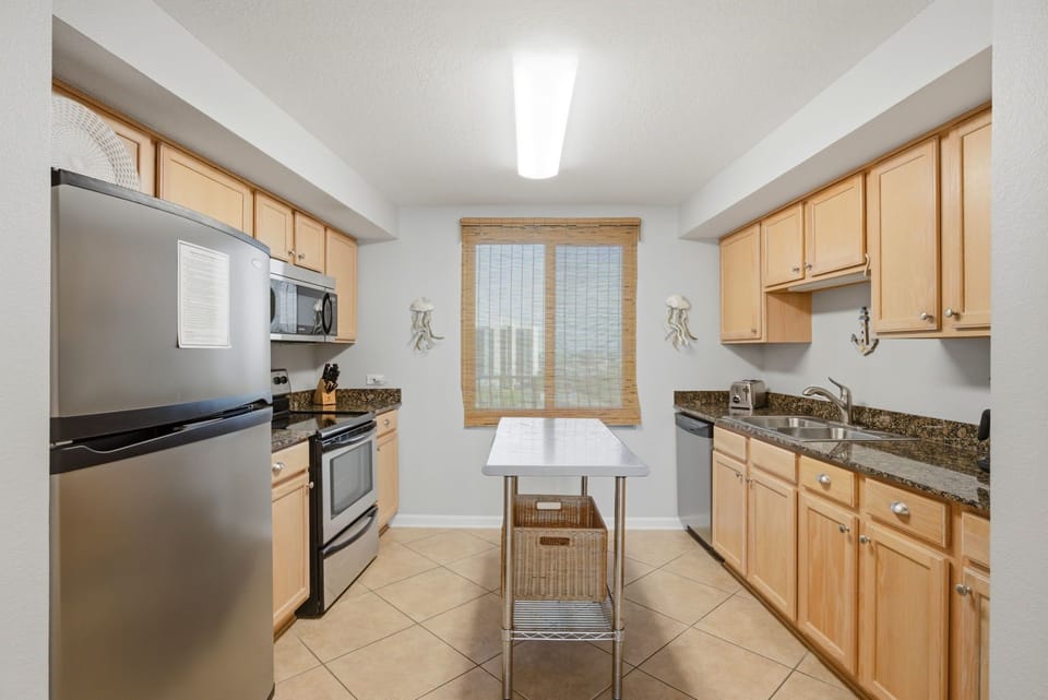 Perdido Towers 707- Kitchen