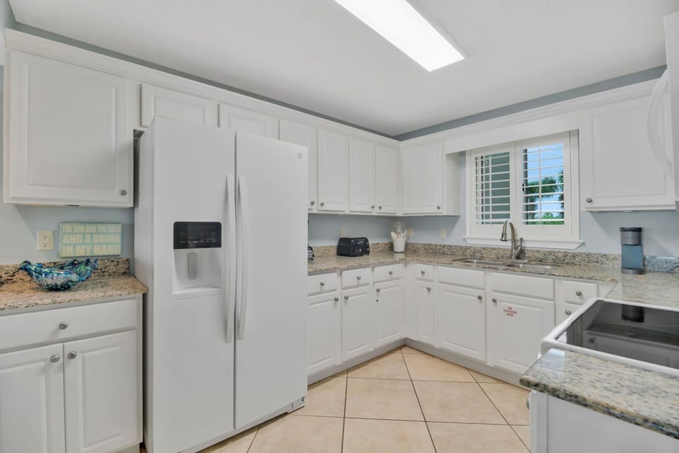 Sandy Key 217- Kitchen