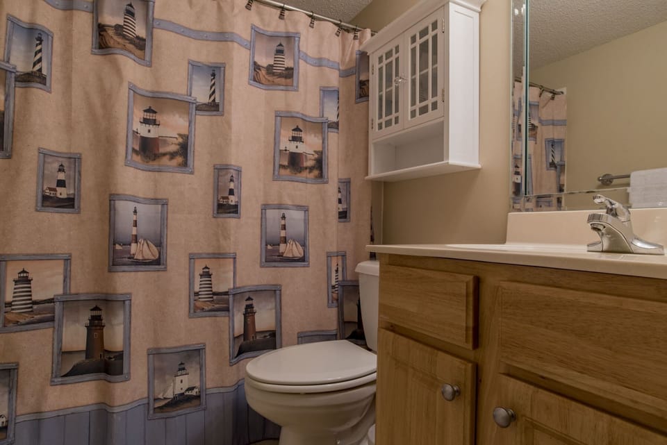 Sandy Key 235 Guest Bathroom #2