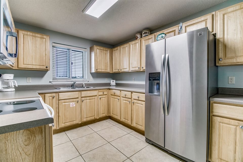 Sandy Key 326 Kitchen