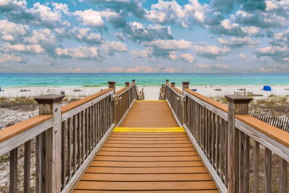 Sandy Key Resort Beach Walkover