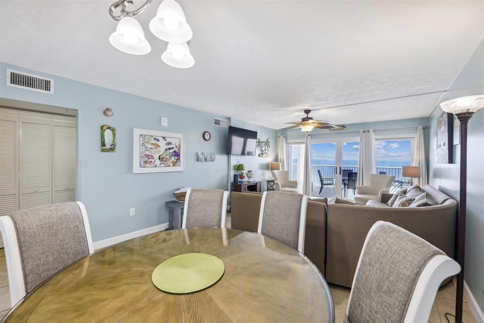 interior-dining area-123041056
