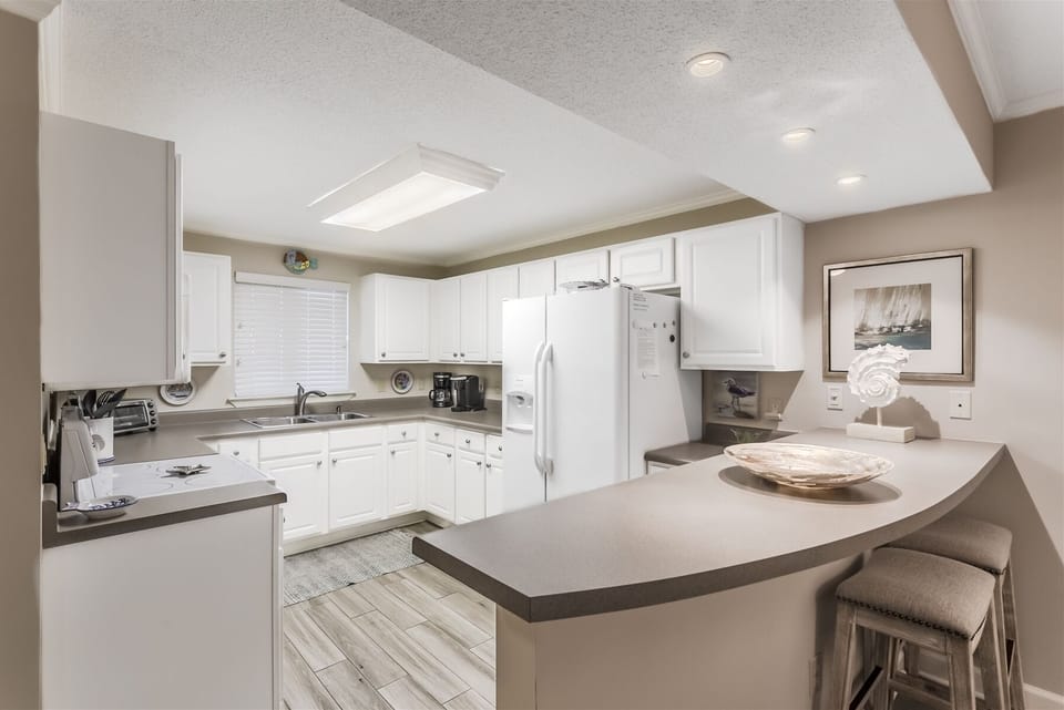Sandy Key 516 Kitchen