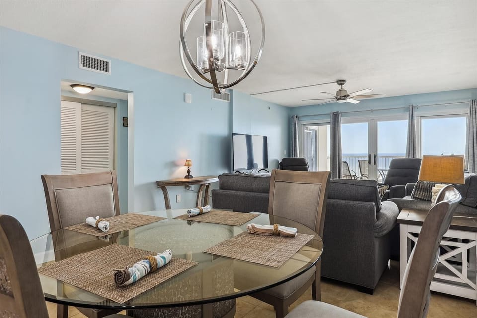 Sandy Key 621 Dining Room