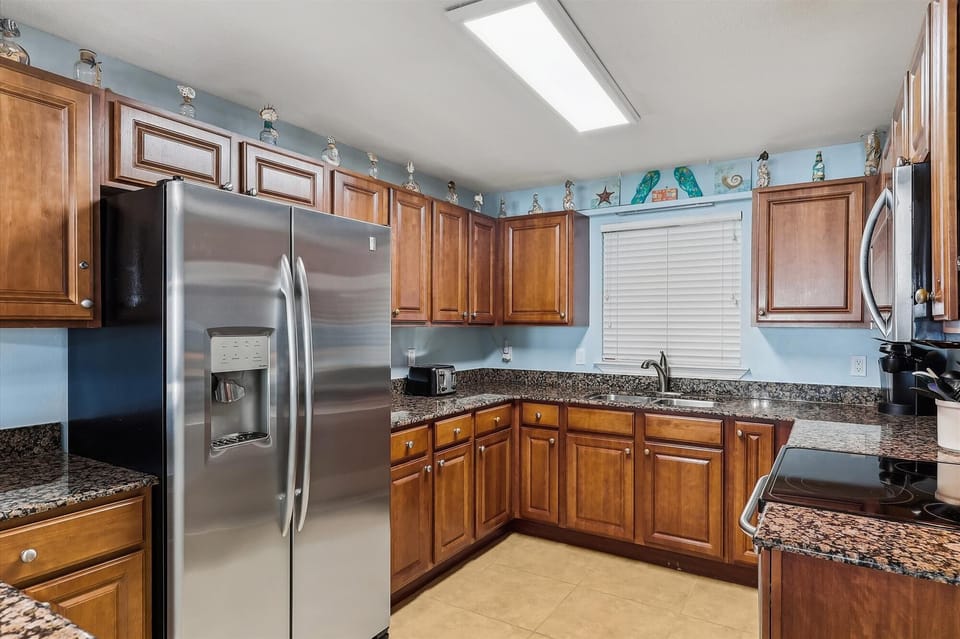 Sandy Key 621 Kitchen Refrigerator