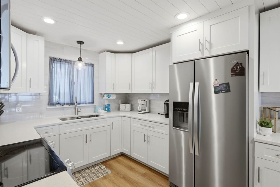 Sandy Key 622- Update Kitchen & Stainless Steel Fridge