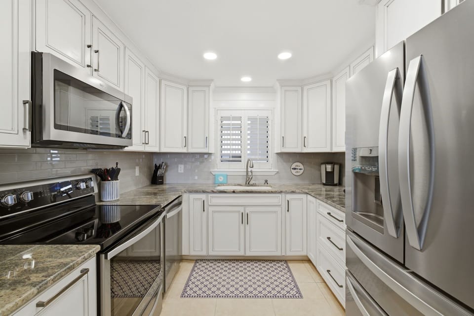 Sandy Key 718- Kitchen