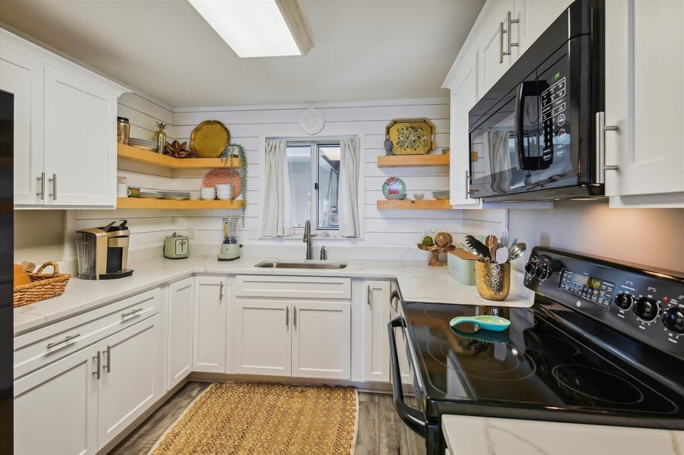 Sandy Key 831 Kitchen