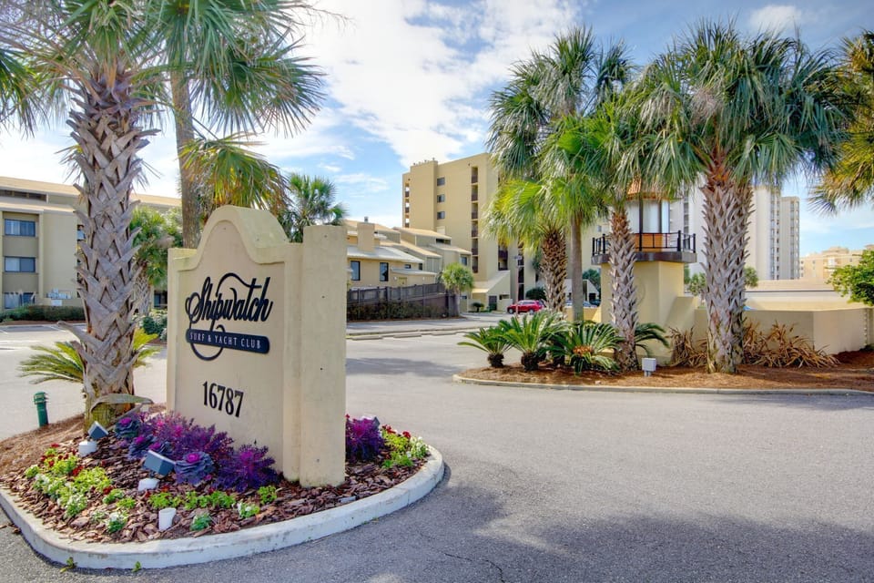 Shipwatch Surf And Yacht Club Entrance