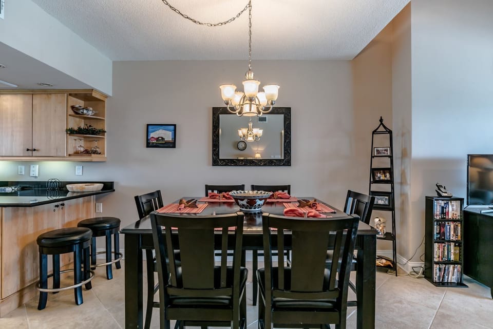 Shipwatch D803 Dining Room