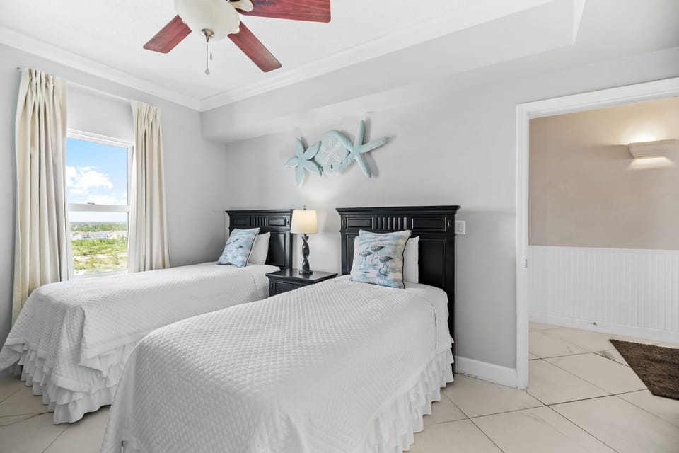 Windemere 1008- Bedroom 4- Two Twin Beds