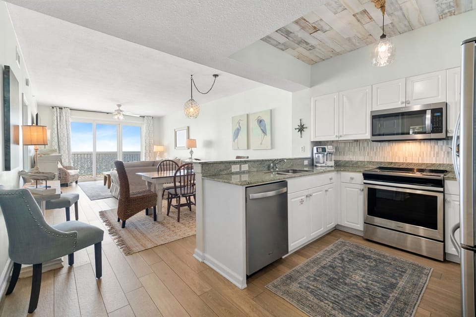 Windemere 706- Kitchen View, Dining Room & View to the Gulf
