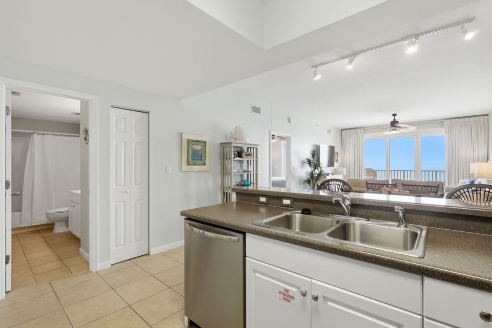 Windemere 906- Kitchen