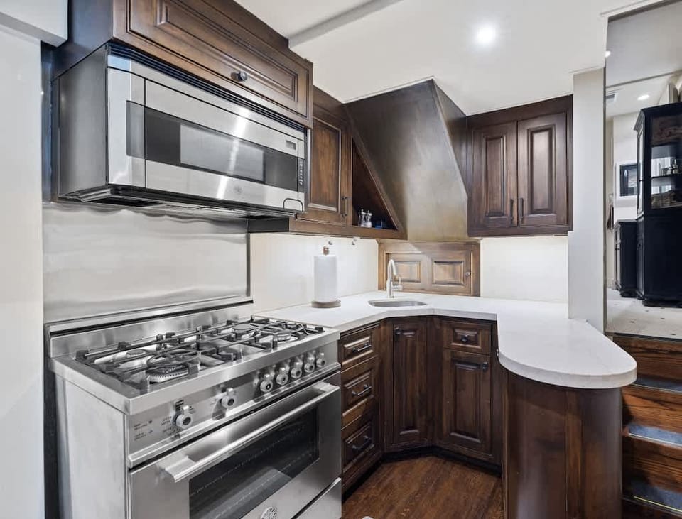 Aspen Unit Kitchen
