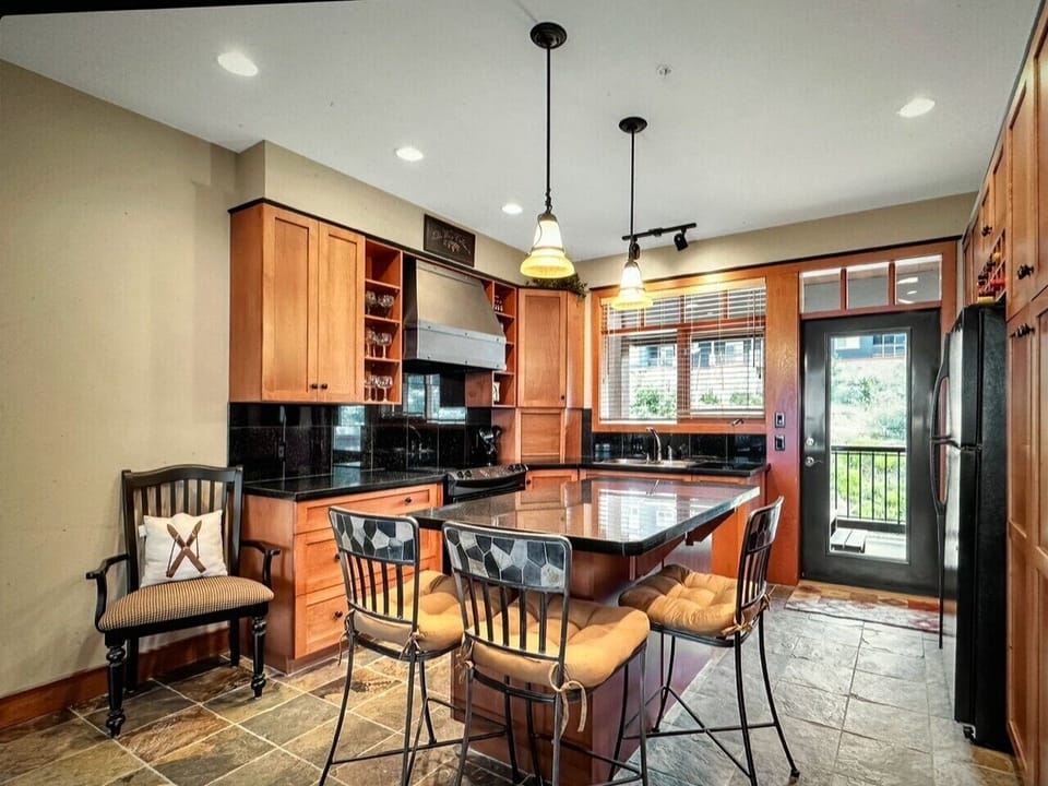 kitchen counter sitting area for 3