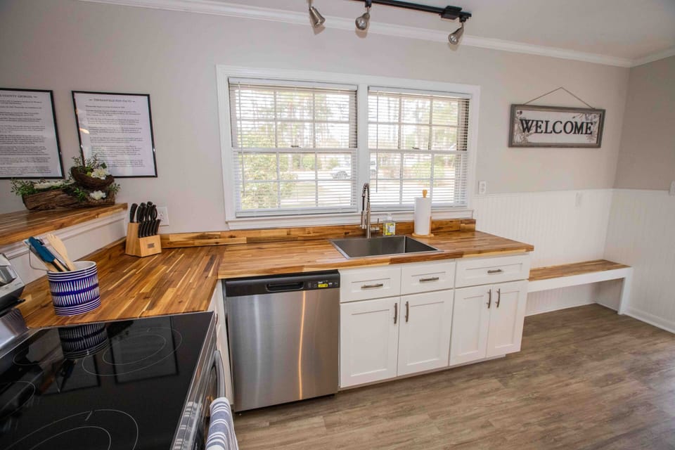 Spacious kitchen.