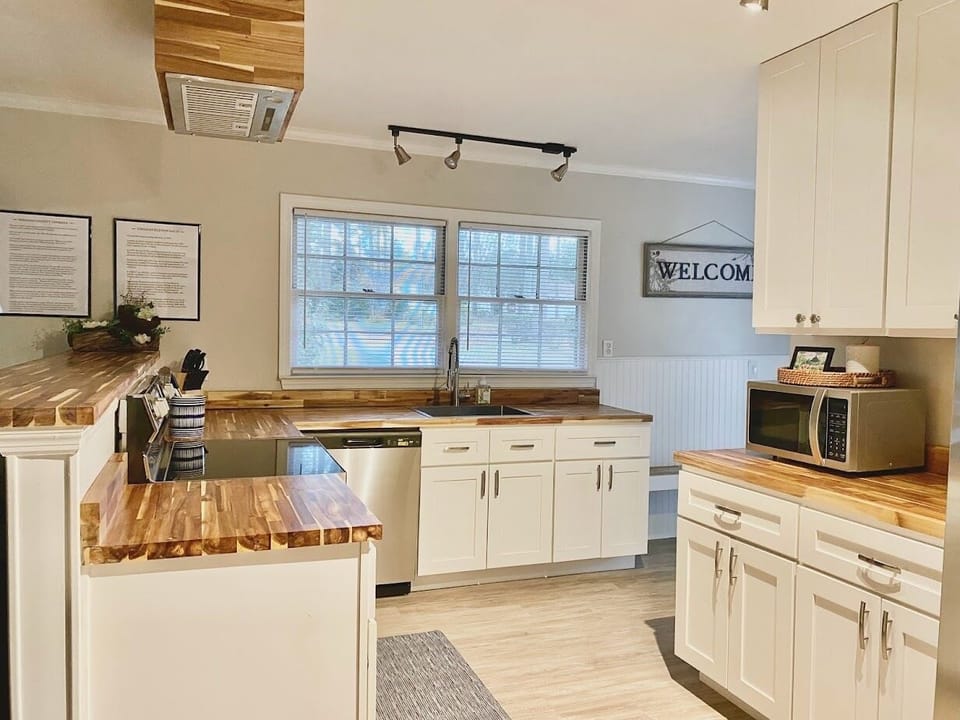 Fully equipped kitchen with all new appliances.