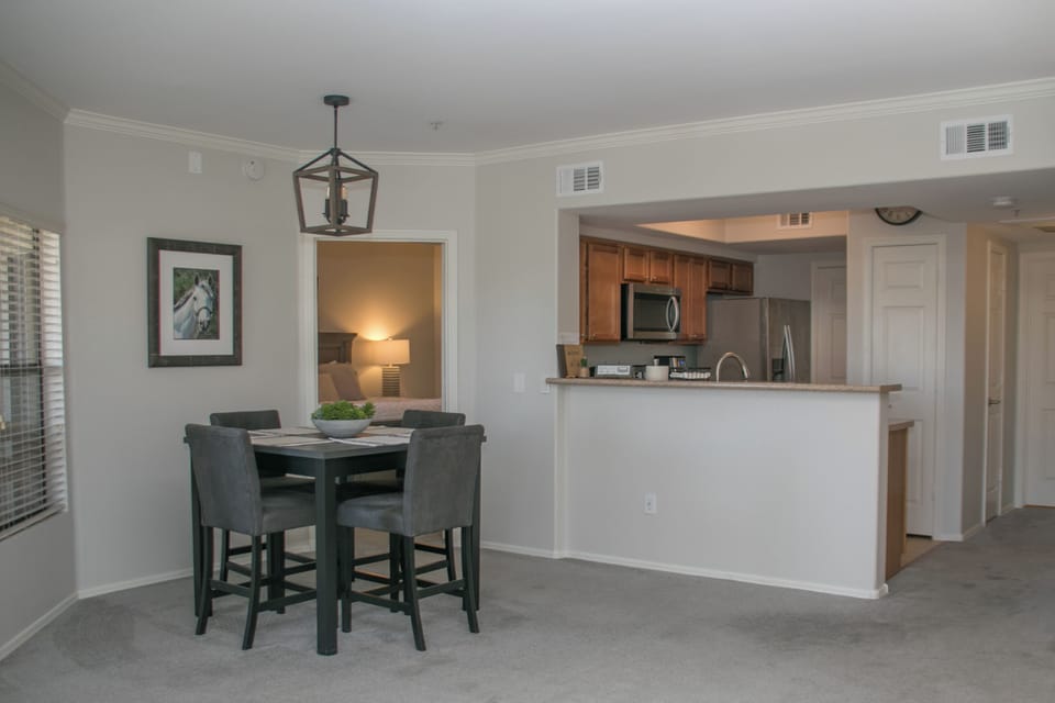 Dinning area / entrance to Bdrm. #1
Kitchen Bar