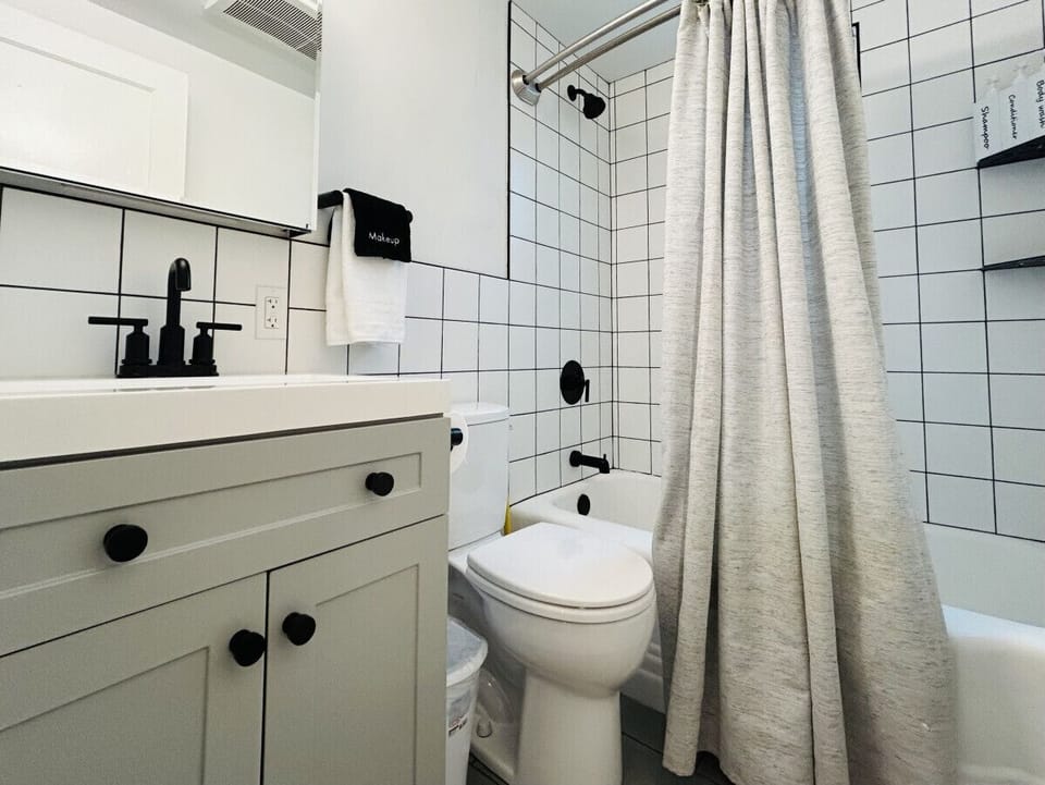 Modern Bathroom