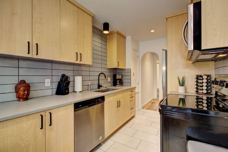 Kitchen side view