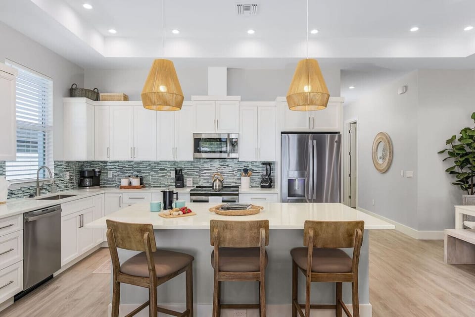 An open concept allows you to chat with your guests