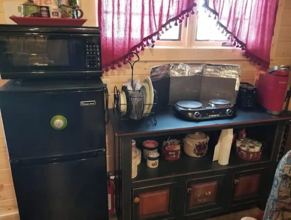 Kitchenette set up.  see amenities list.