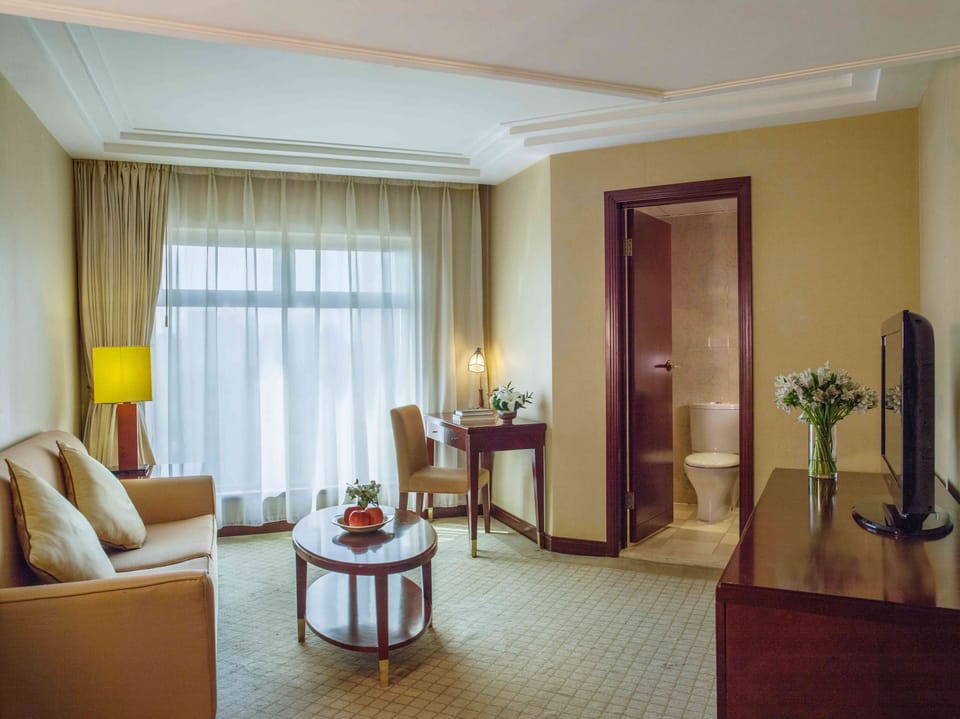 Hypo-allergenic bedding available, minibar, in-room safe, desk