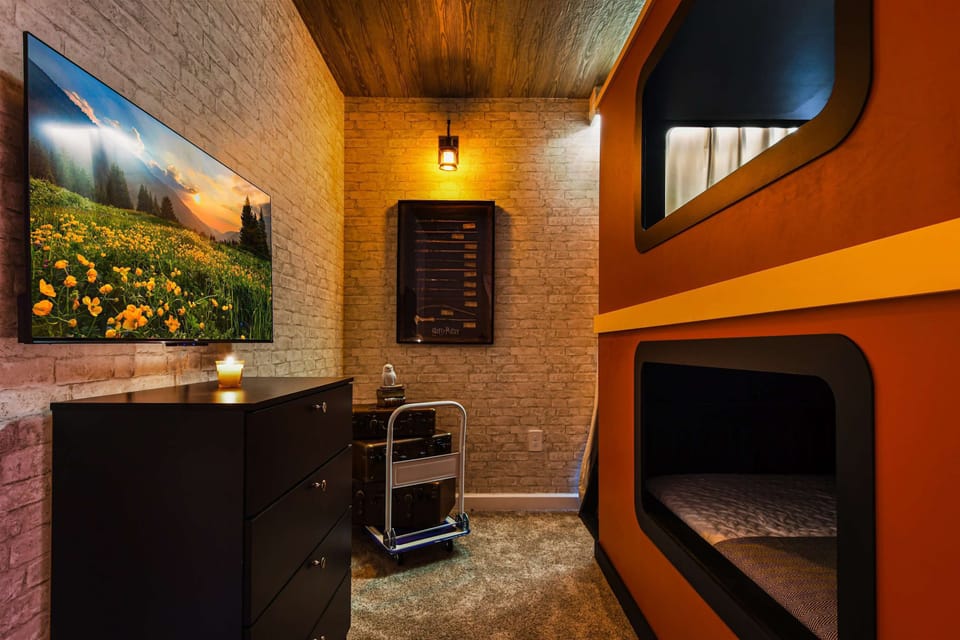 Kids will love the upstairs bedroom with a cool Harry Potter theme.
