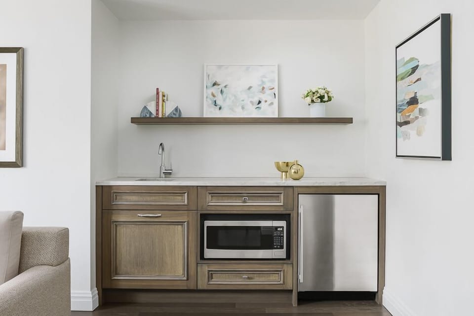 Executive Suite, 1 Bedroom | Private kitchenette | Fridge, espresso maker, coffee/tea maker, electric kettle