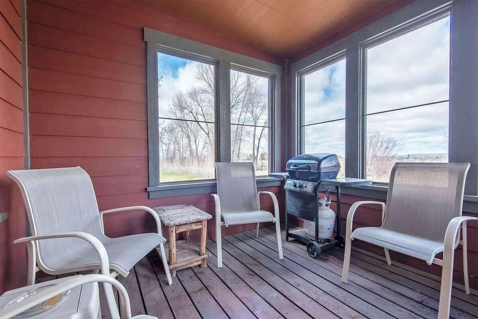 Enclosed sun room