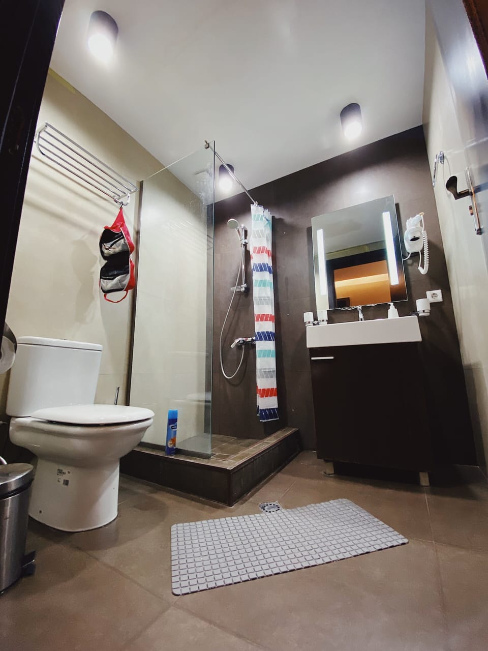 Shared Dormitory | Shared bathroom