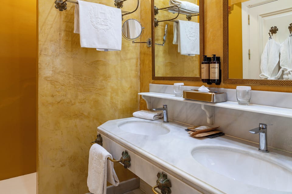 Separate tub and shower, jetted tub, free toiletries, hair dryer