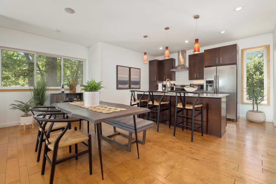Living room and kitchen (second floor)