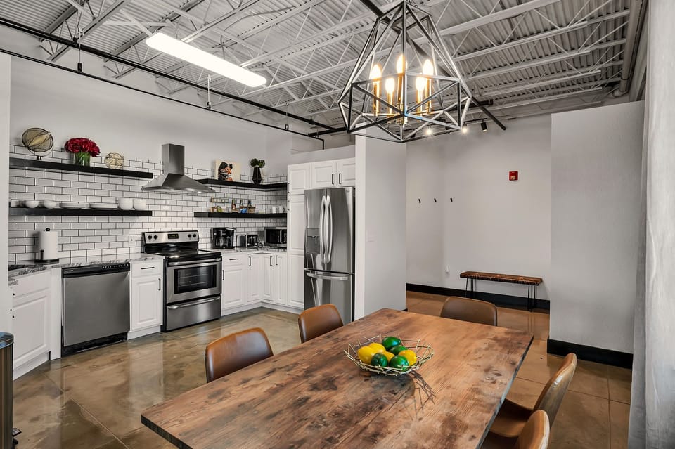 Don't want to dirty the kitchen? See our house manual and guidebook with our favorite local hot spots!