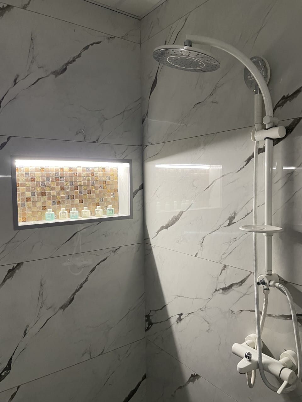 Standard Double or Twin Room, 1 Bedroom | Bathroom | Slippers, towels