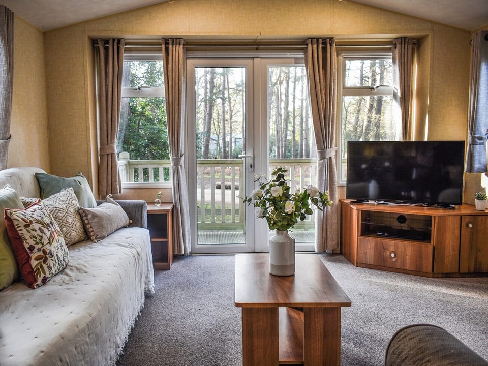 Living area | Robin&rsquo;s Retreat, Kelling Heath