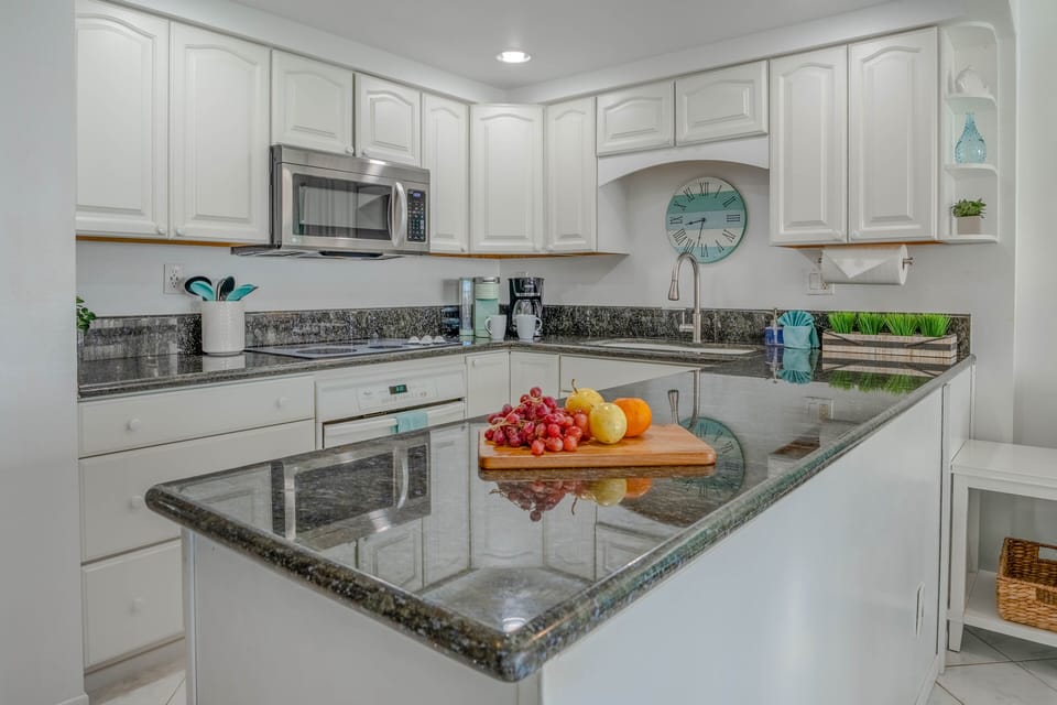 Maalaea Kai 104 Kitchen
