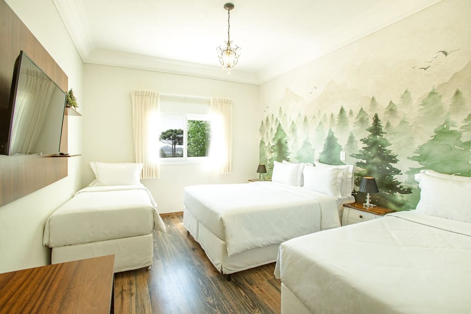 Quadruple Room | Desk, free WiFi, bed sheets